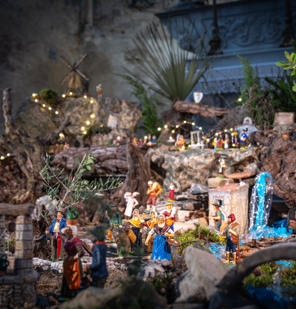 Crèche provençale dans la cathédrale de Vaison-la-Romaine